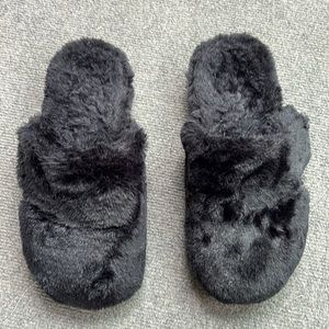 Vionic mule slippers